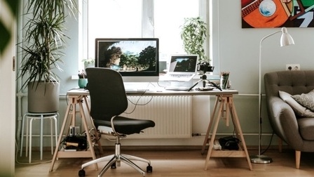 How To Choose Your Office Desks
