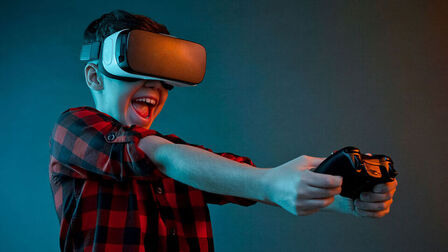 How To Play Virtual Reality Games Without VR Headsets