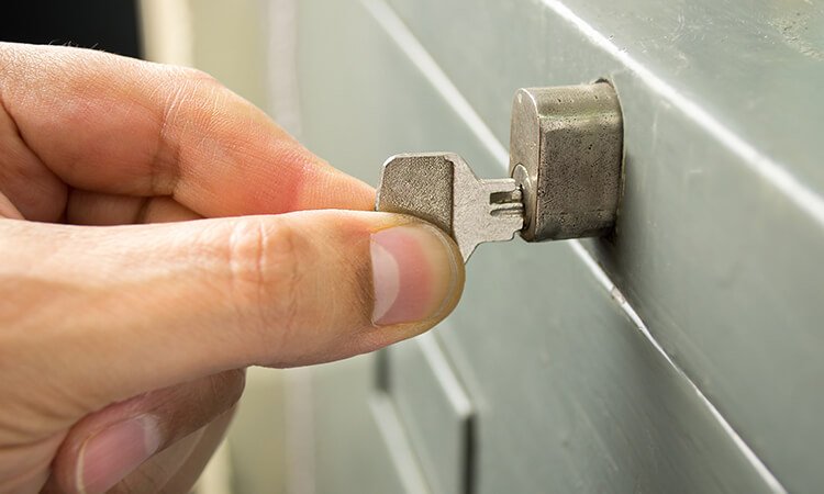 How To Pick File Cabinet Lock In Emergencies