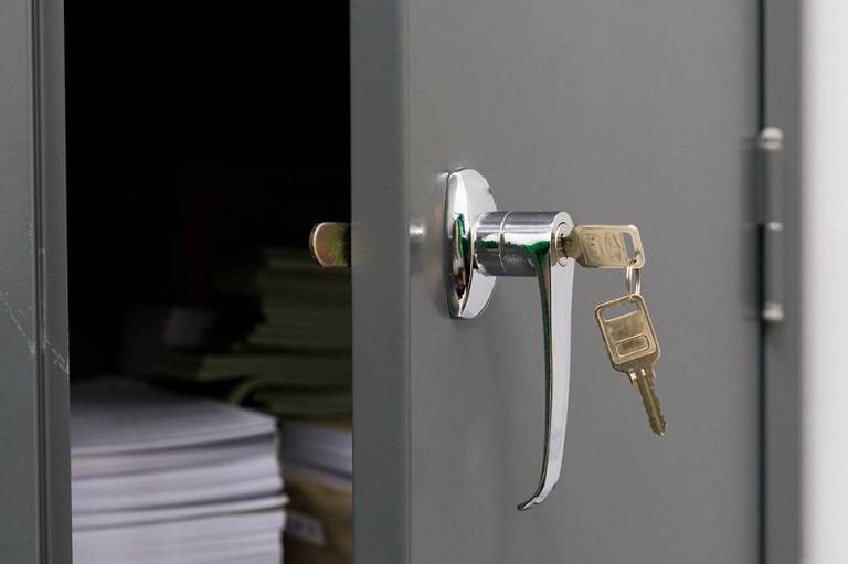 How To Pick File Cabinet Lock In Emergencies