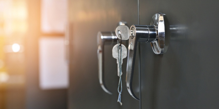 How To Pick File Cabinet Lock In Emergencies How To Pick File Cabinet Lock In Emergencies