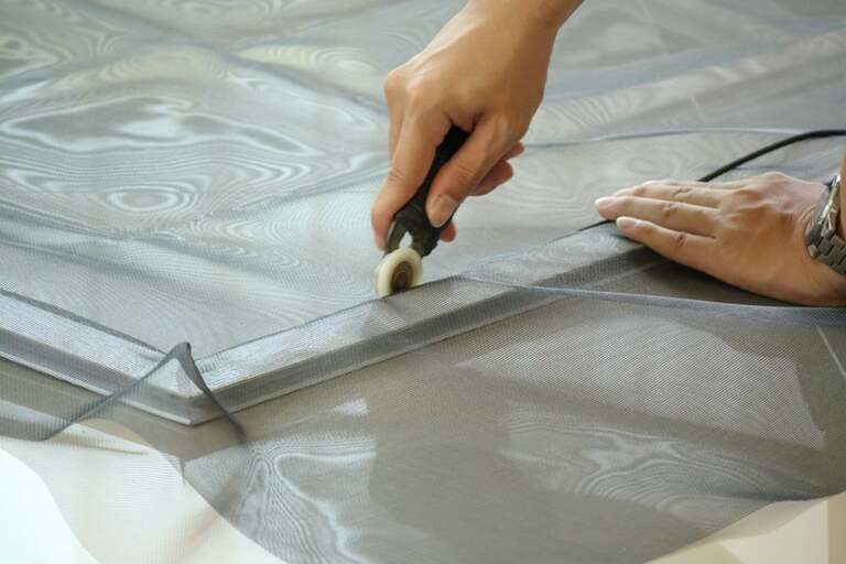 How To Change Window Screen