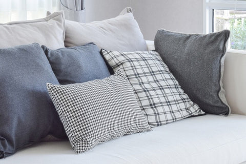 How To Choose Decorative Pillows