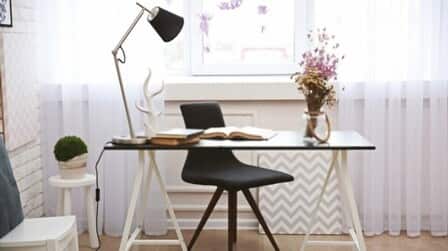 How To Decorate Your Office Desk